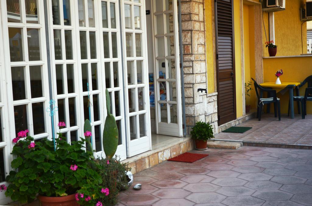 Villa Felice Porto Cesareo Exterior photo